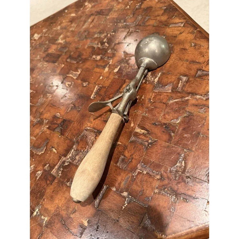 Gilchrist No. 31 Vintage Ice Cream Scoop w/ Wood Handle
